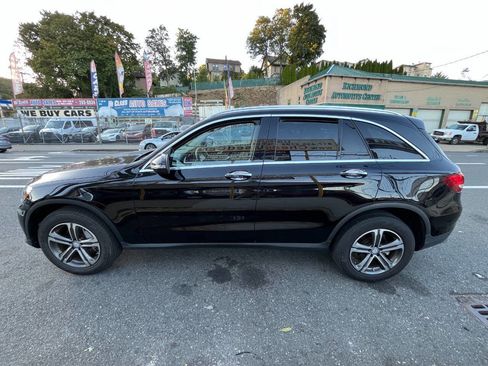 Used 2017 Mercedes-Benz GLC 300 4MATIC w/ Premium 1 Package image 3