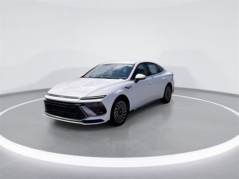 Used 2025 Hyundai Sonata SEL image 3