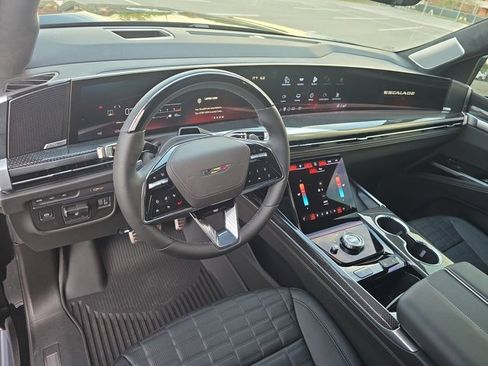 Used 2026 Cadillac Escalade V image 17