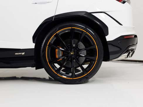 Used 2024 Lamborghini Urus S image 11