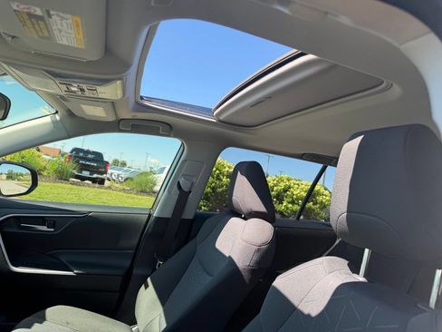 Used 2024 Toyota RAV4 XLE w/ Convenience Package AWD/4WD image 6