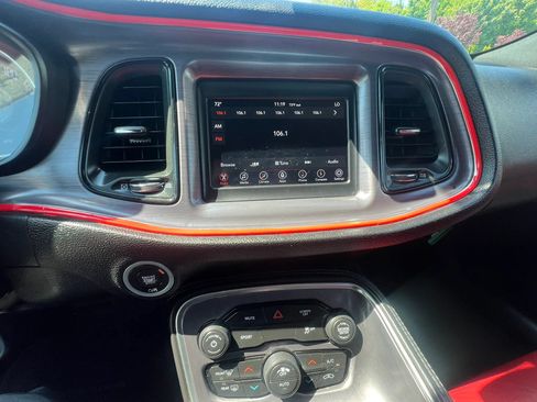 Used 2018 Dodge Challenger SXT RWD image 21