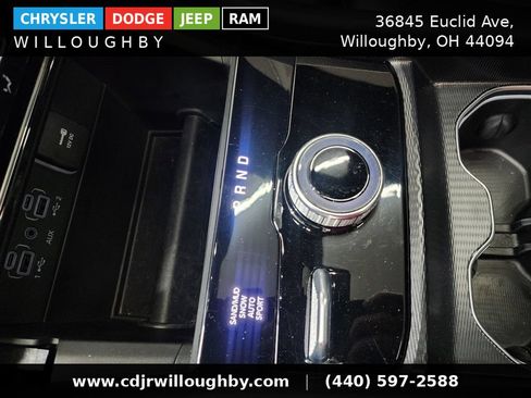 Used 2024 Jeep Grand Cherokee L Limited AWD/4WD image 24