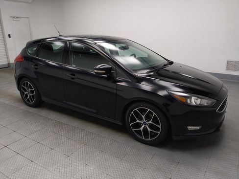 Used 2018 Ford Focus SEL w/ Cold Weather Package FWD image 11