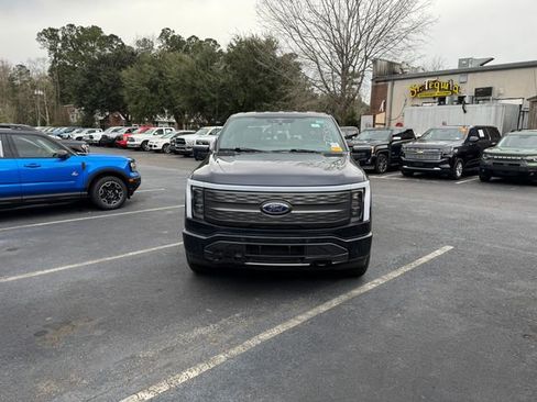 Used 2022 Ford F150 Lightning Lariat image 3