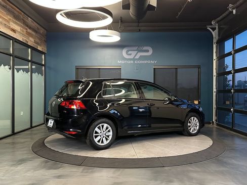 Used 2016 Volkswagen Golf S FWD image 3