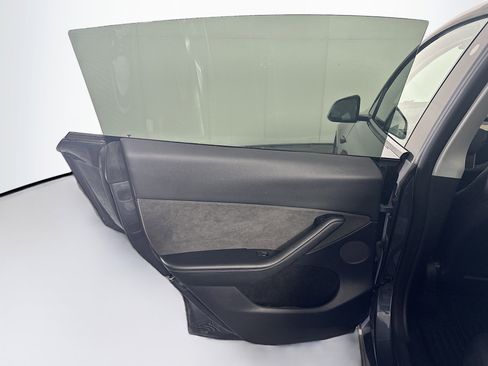 Used 2023 Tesla Model Y Long Range image 27