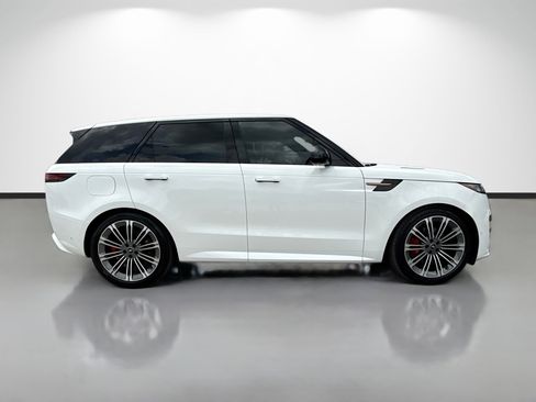 Used 2025 Land Rover Range Rover Sport Dynamic SE AWD/4WD image 6