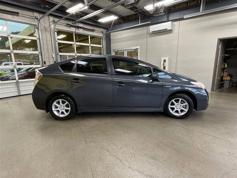 Used 2013 Toyota Prius Two FWD image 6