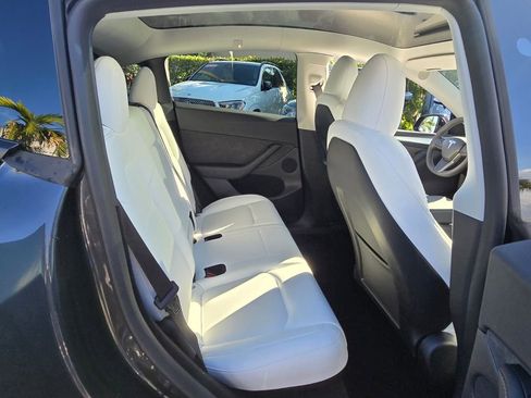 Used 2024 Tesla Model Y Long Range image 14