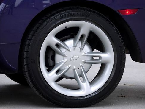 Used 2004 Chevrolet SSR w/ Preferred Equipment Group image 24