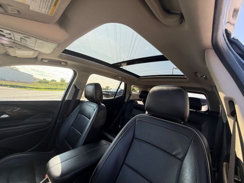 Used 2019 GMC Terrain Denali w/ Advanced Safety Package AWD/4WD image 11