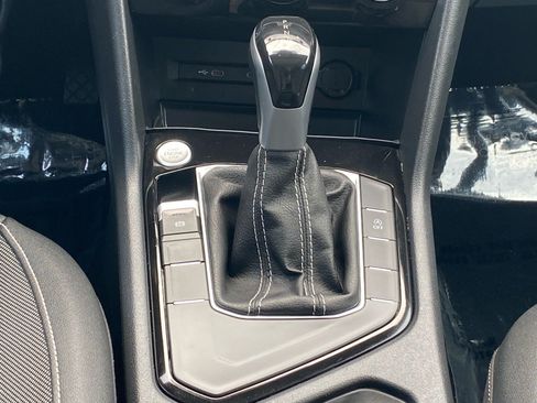 Certified 2023 Volkswagen Taos SE w/ Panoramic Sunroof Package FWD image 10