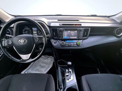 Used 2018 Toyota RAV4 XLE image 7