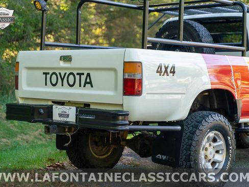 Used 1989 Toyota Pickup Deluxe image 25