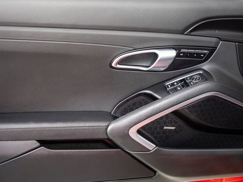 Used 2019 Porsche 911 Carrera S image 6