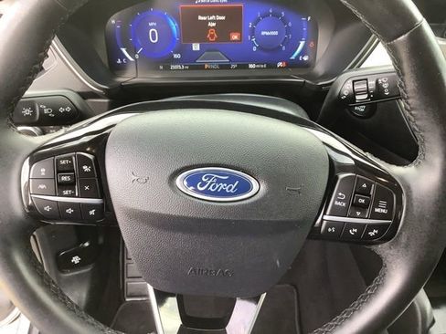 Used 2021 Ford Escape Titanium image 28