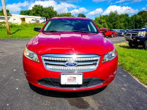 Used 2010 Ford Taurus SHO image 9