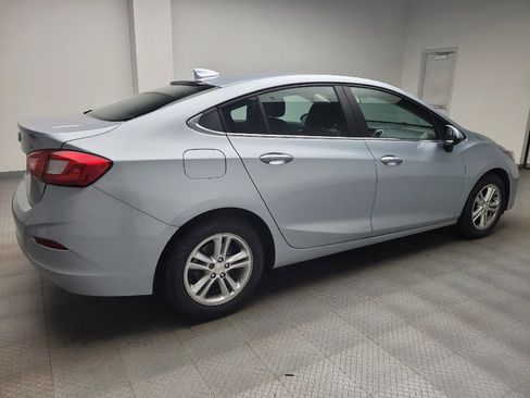 Used 2018 Chevrolet Cruze LT w/ Convenience Package FWD image 10