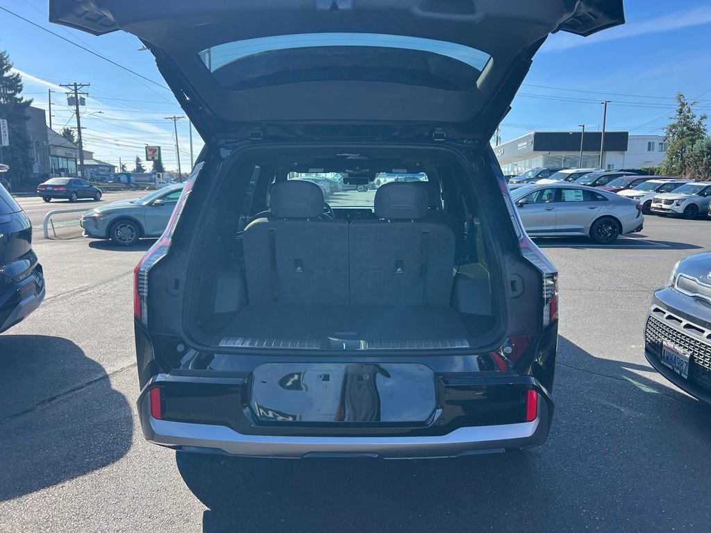 Certified 2024 Kia EV9 GT-Line AWD/4WD image 8