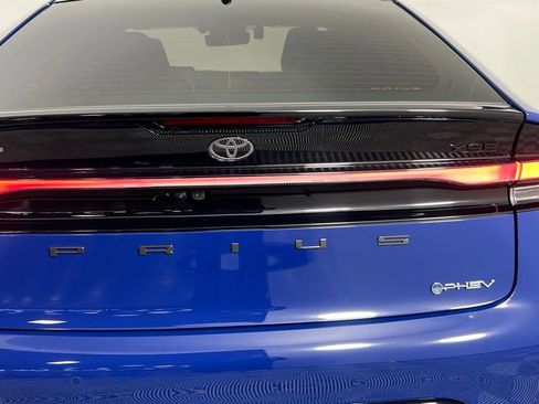 Used 2025 Toyota Prius Plug-In Hybrid w/ Limited Premium Package image 11