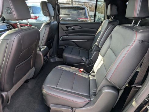 Used 2025 Chevrolet Traverse Z71 w/ Driver Confidence Package image 18