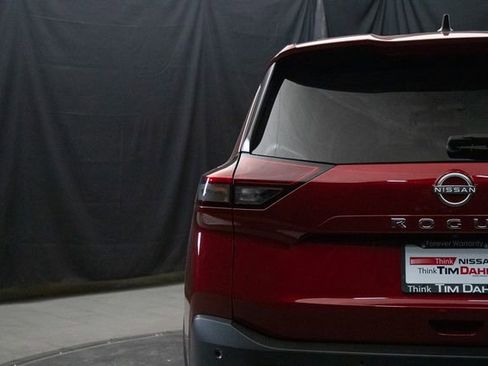 Used 2023 Nissan Rogue S image 12