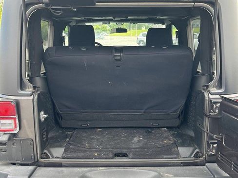 Used 2018 Jeep Wrangler Sport w/ Connectivity Group AWD/4WD image 17