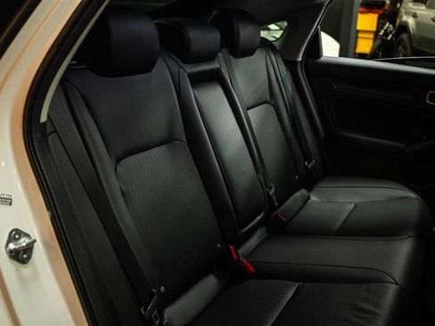 Used 2024 Honda Civic EX-L image 11