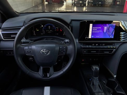 Used 2026 Toyota Camry SE w/ Convenience Package FWD image 12