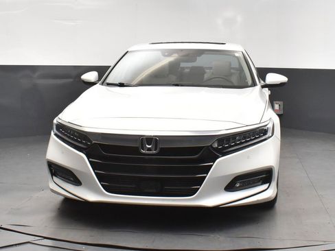 Used 2018 Honda Accord Touring image 10