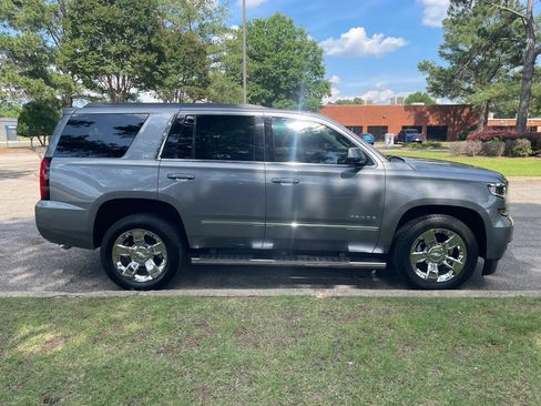 Used 2018 Chevrolet Tahoe LT w/ LT Signature Package RWD image 6