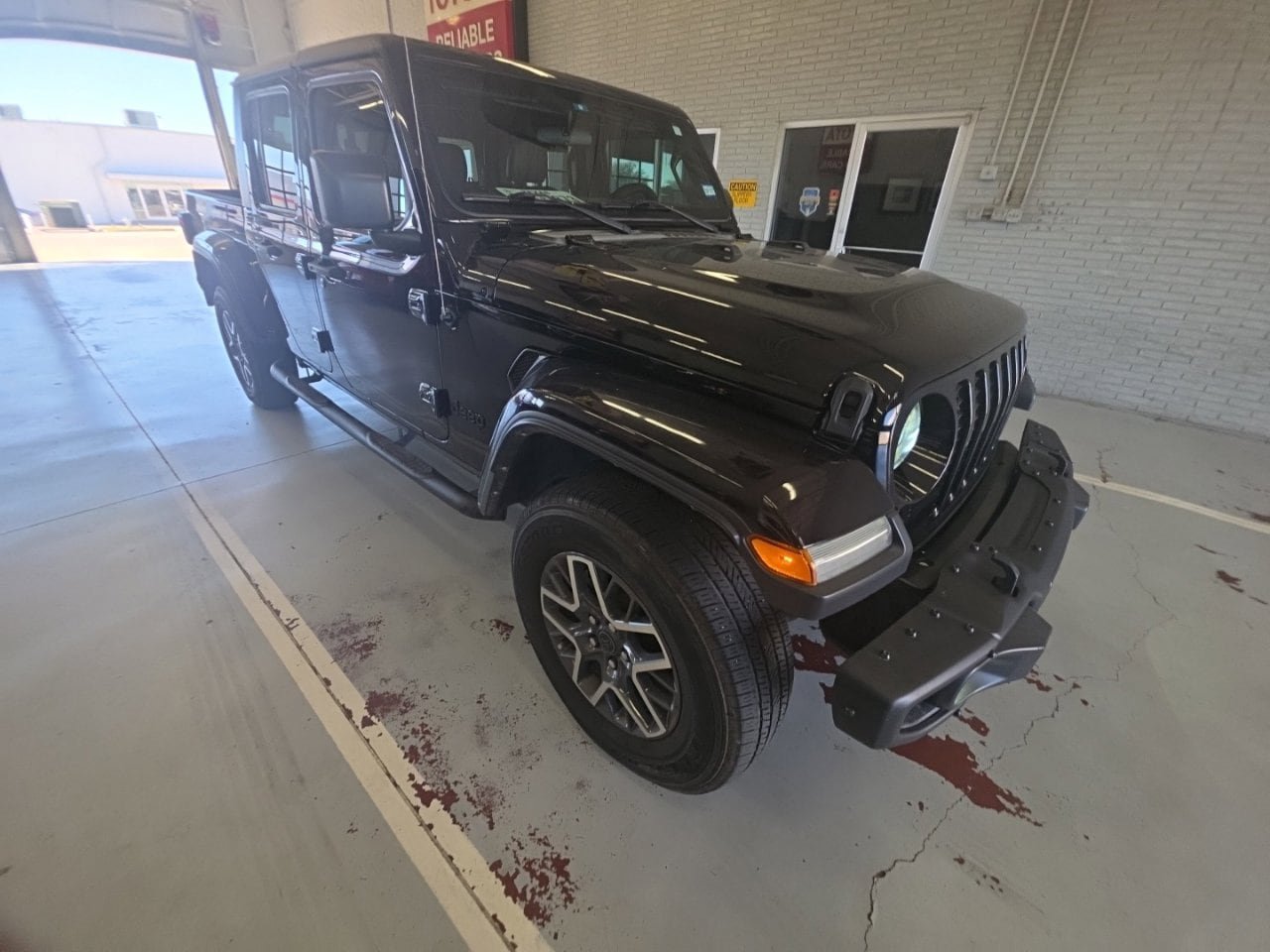 Used 2021 Jeep Gladiator Sport AWD/4WD image 3