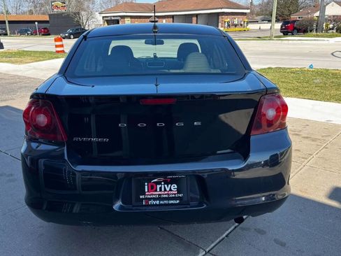 Used 2014 Dodge Avenger SE image 6