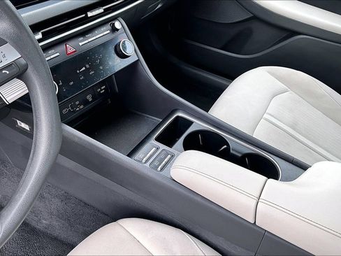 Used 2024 Hyundai Sonata SEL FWD image 18