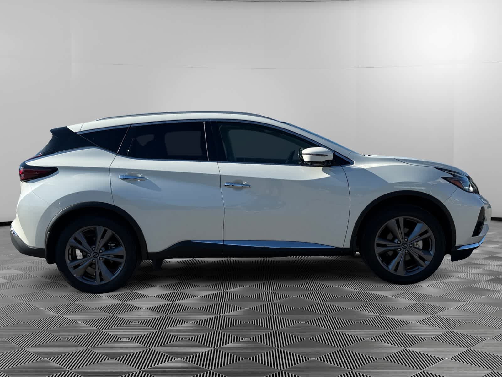 Used 2024 Nissan Murano Platinum w/ Cargo Package AWD/4WD image 6