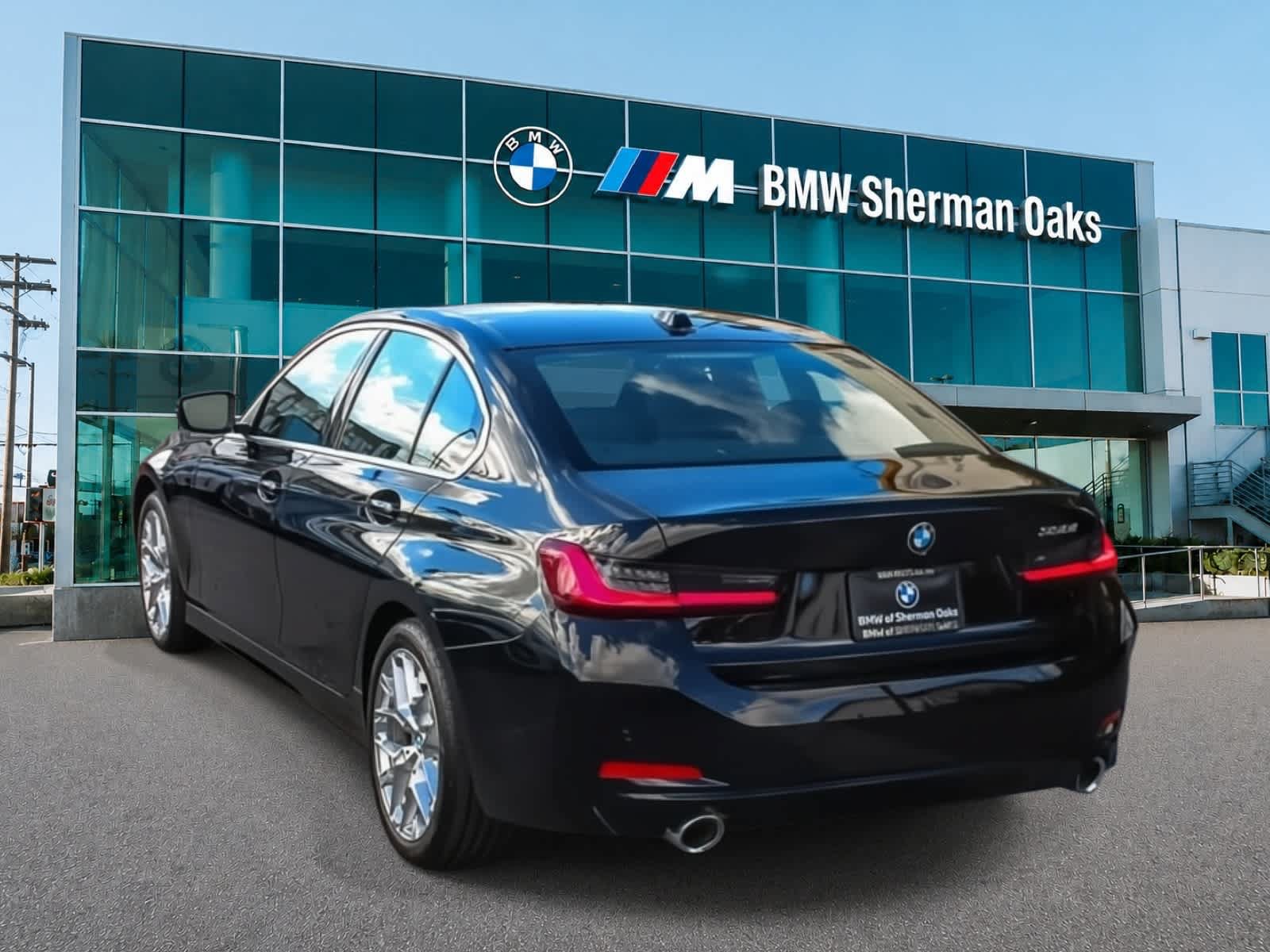 Used 2026 BMW 330i Sedan w/ Convenience Package RWD image 12
