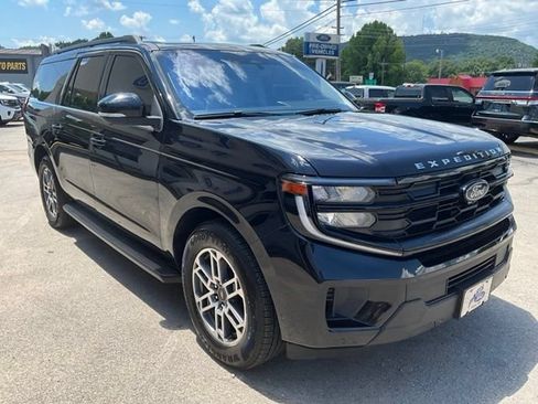 Used 2025 Ford Expedition Max Active RWD image 9