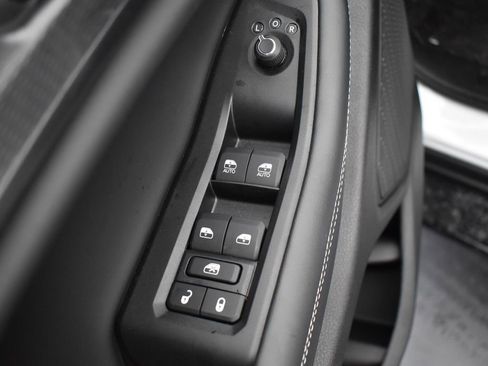 New 2025 Jeep Grand Cherokee Altitude image 15