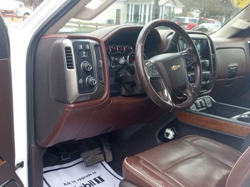 Used 2015 Chevrolet Silverado 2500 High Country w/ Duramax Plus Package image 11