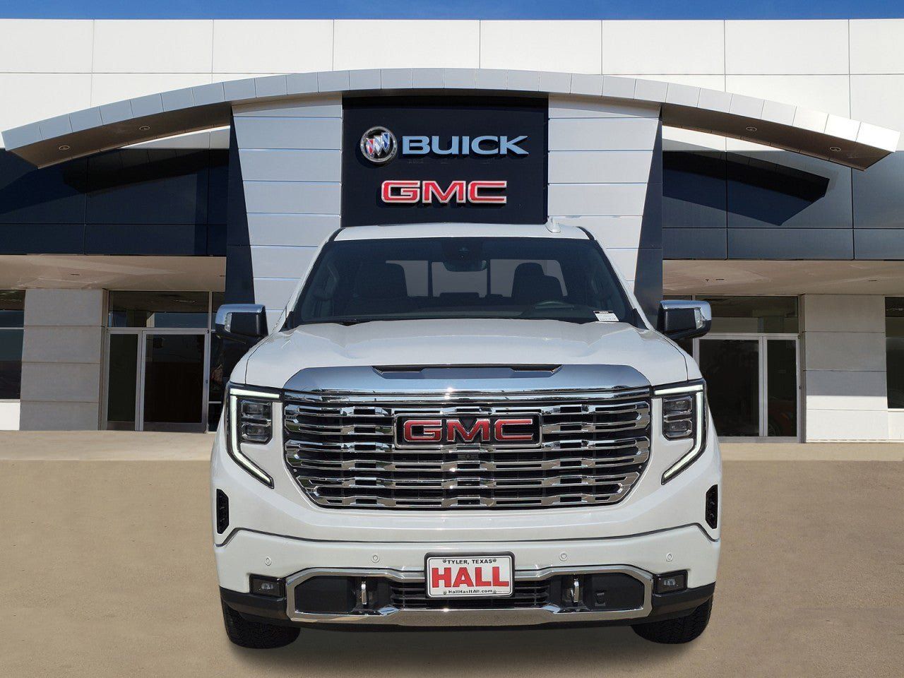 Certified 2023 GMC Sierra 1500 Denali w/ Technology Package AWD/4WD image 2