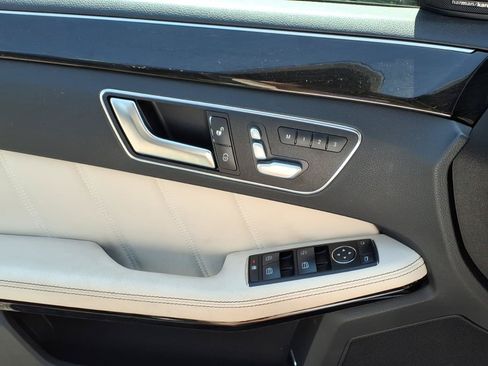 Used 2014 Mercedes-Benz E 350 4MATIC Sedan image 24