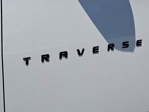Used 2023 Chevrolet Traverse RS w/ LPO, Floor Liner Package FWD image 32