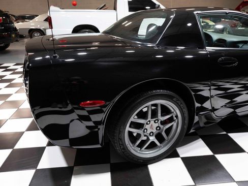 Used 2002 Chevrolet Corvette Z06 w/ Memory Pkg image 16