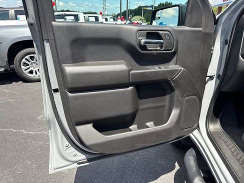Used 2024 Chevrolet Silverado 1500 Custom Trail Boss w/ Turbomax Blackout Package AWD/4WD image 11