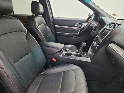 Used 2017 Ford Explorer Sport image 21
