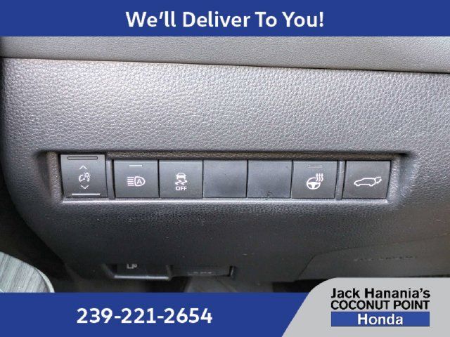 Used 2021 Toyota Venza XLE w/ Softex Package AWD/4WD image 25
