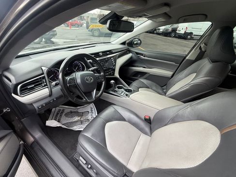 Used 2020 Toyota Camry XLE FWD image 15