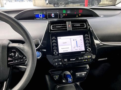 Used 2021 Toyota Prius L Eco image 7