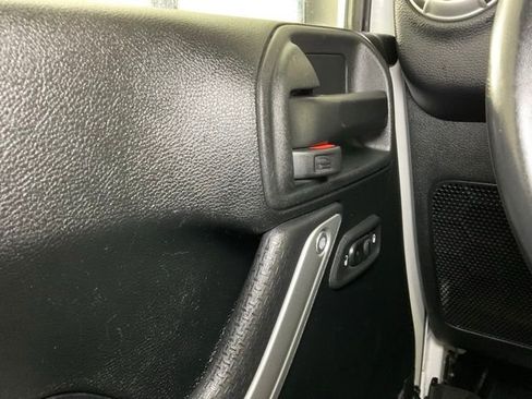 Used 2018 Jeep Wrangler Unlimited Sahara w/ Connectivity Group image 20